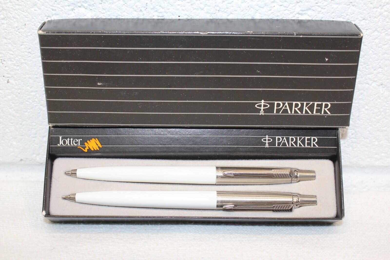 Vintage Parker Jotter Ballpoint Pen & Mechanical Pencil Set White W/ Box 1084